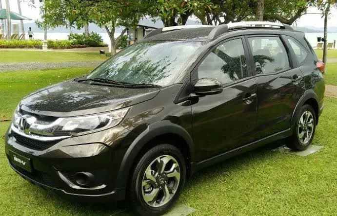 Rent-Honda-BRV- in-Lahore