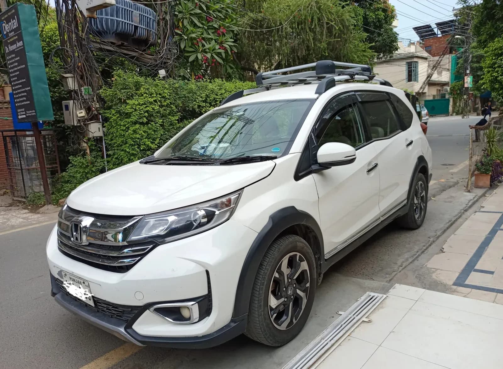 Rent-Honda-BRV- in-Muzaffarabad