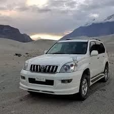Rent-Toyota-Prado-4x4-in-skardu