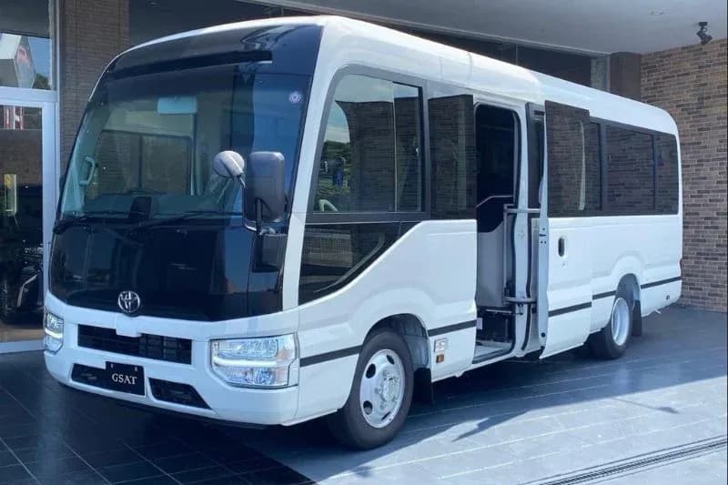 rent-5C-Toyota- Coaster-Saloon-in-Lahore