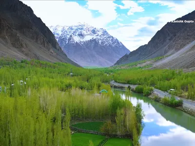 5 days Hunza tour by road