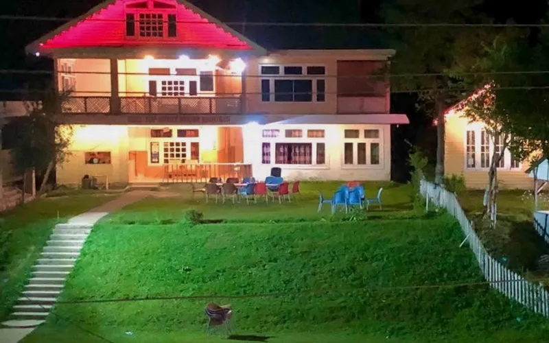 Hill Top Hotel Shogran
