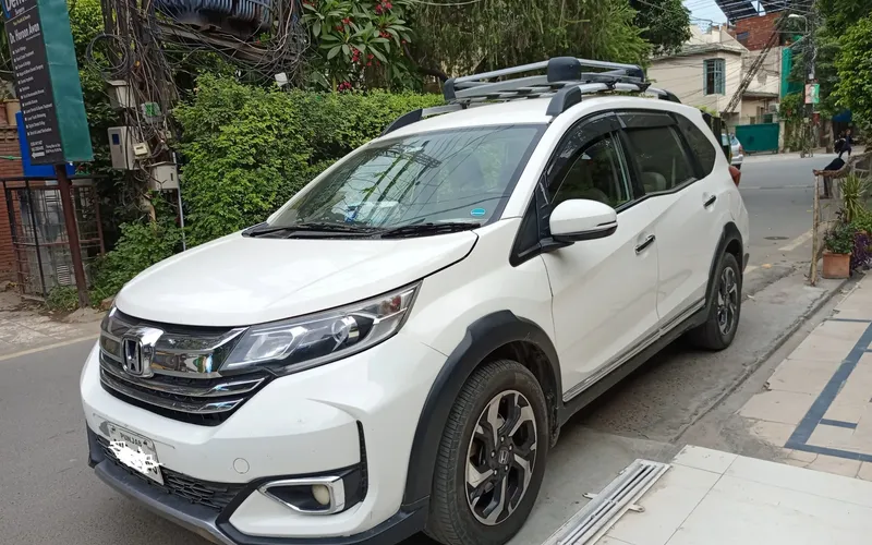 Rent-Honda-BRV- in-Muzaffarabad